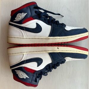 Nike Air Jordan 1 Mid SE USA Men’s size 9.5